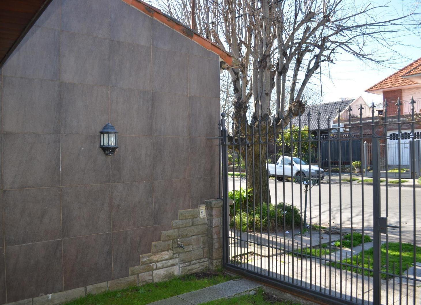 Foto de Venta chalet en zona Chauvin de 5 ambientes - Apta Crédito, imagen 3
