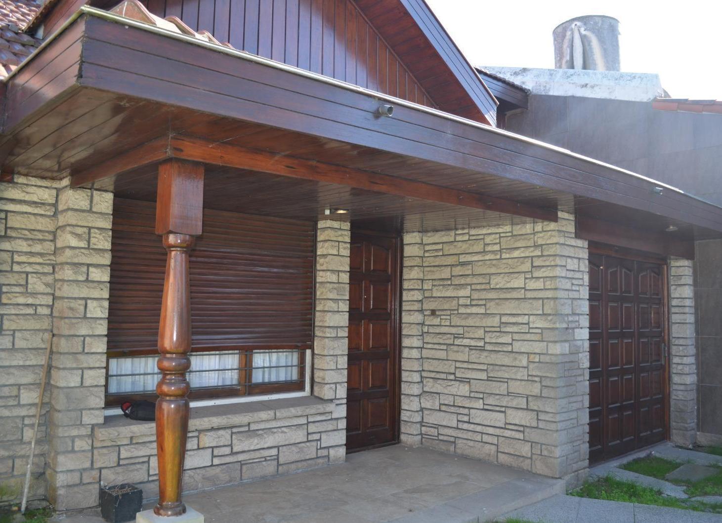 Foto de Venta chalet en zona Chauvin de 5 ambientes - Apta Crédito, imagen 2
