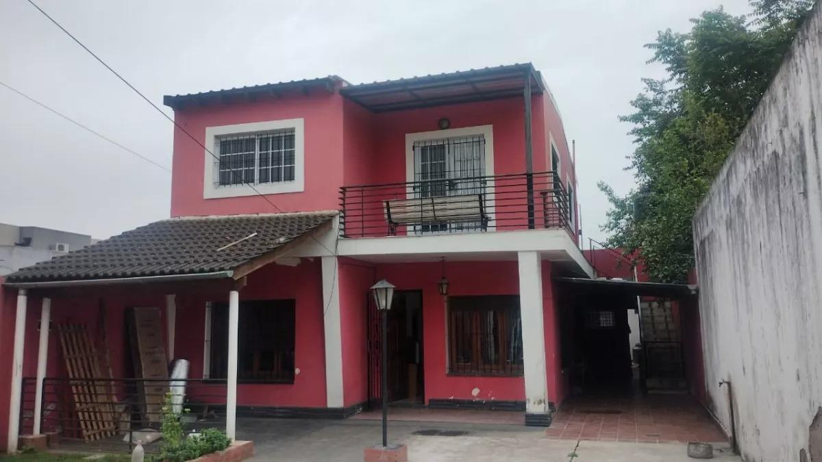 Casa con 2 Dptos en Venta, Paso del Rey 3