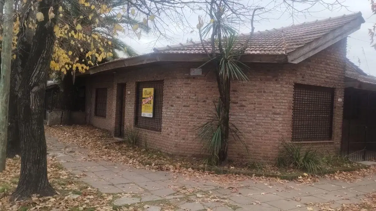 Casa en alquiler con 3 dormitorios en Moreno 3