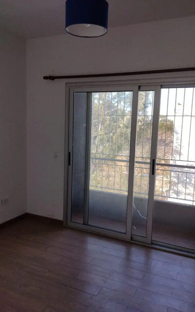Departamento 2 ambientes en alquiler .... Moreno centro!!! 5