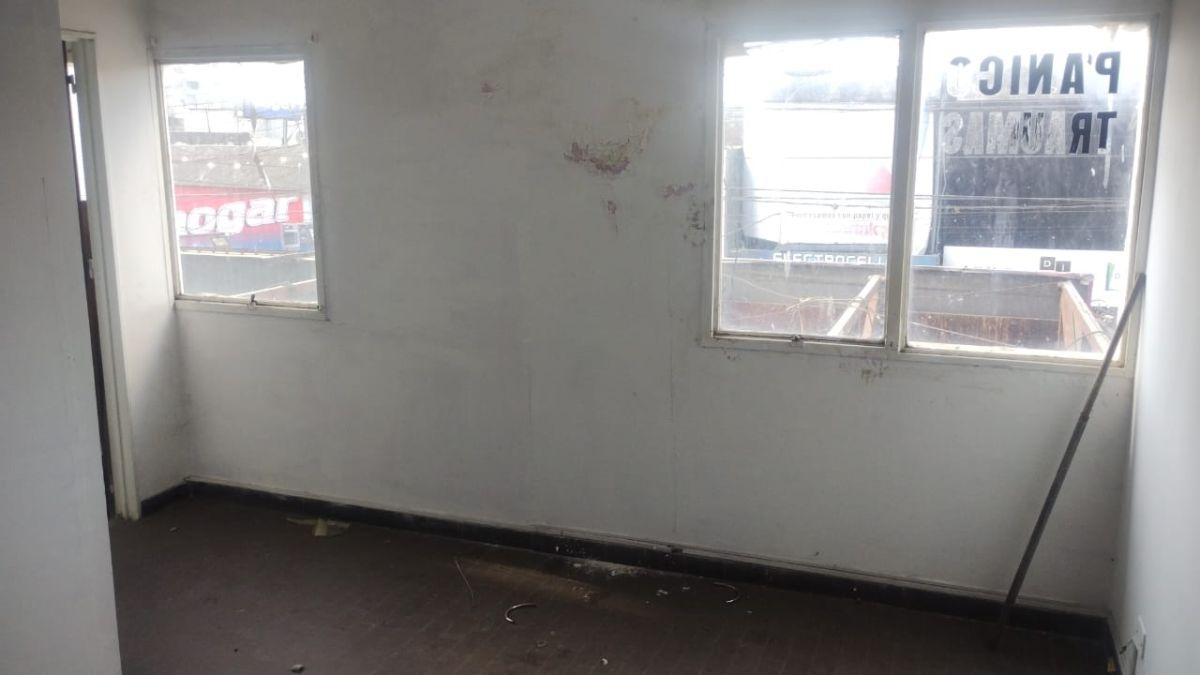 Foto de OFICINA EN ALQUILER ...MORENO CENTRO !!!! PLENA ZONA COMERCIAL!!, imagen 1
