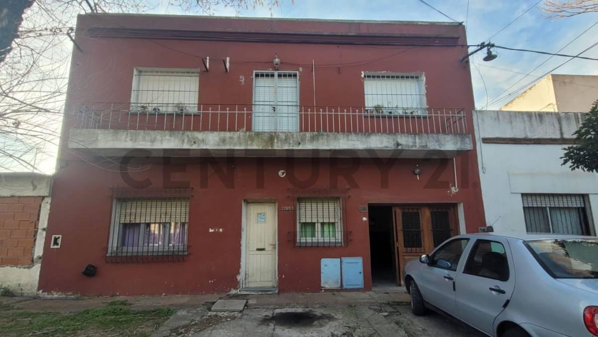 530 entre 137 y 138 PH de 2 dormi  planta alta en Venta