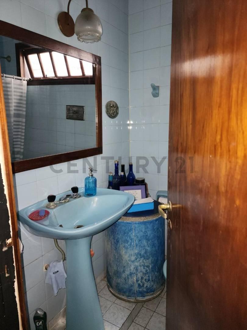 7 Entre 41 y 42. Casa en Venta a Reciclar. La Plata. 3
