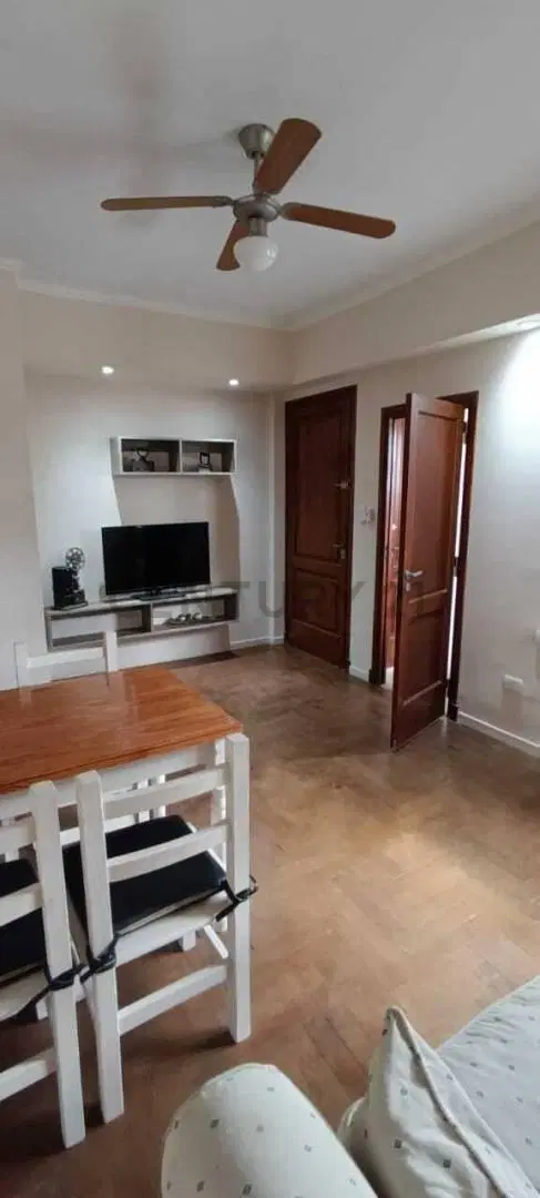 44 entre 2 y 3. Departamento 2 dormitorios, en Alquiler 2