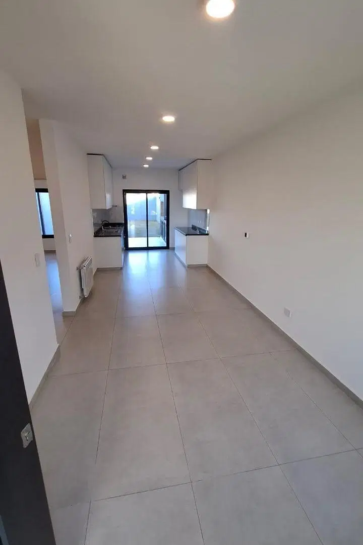 CASA 2 DORMITORIOS EN ALQUILER DOCTA 3