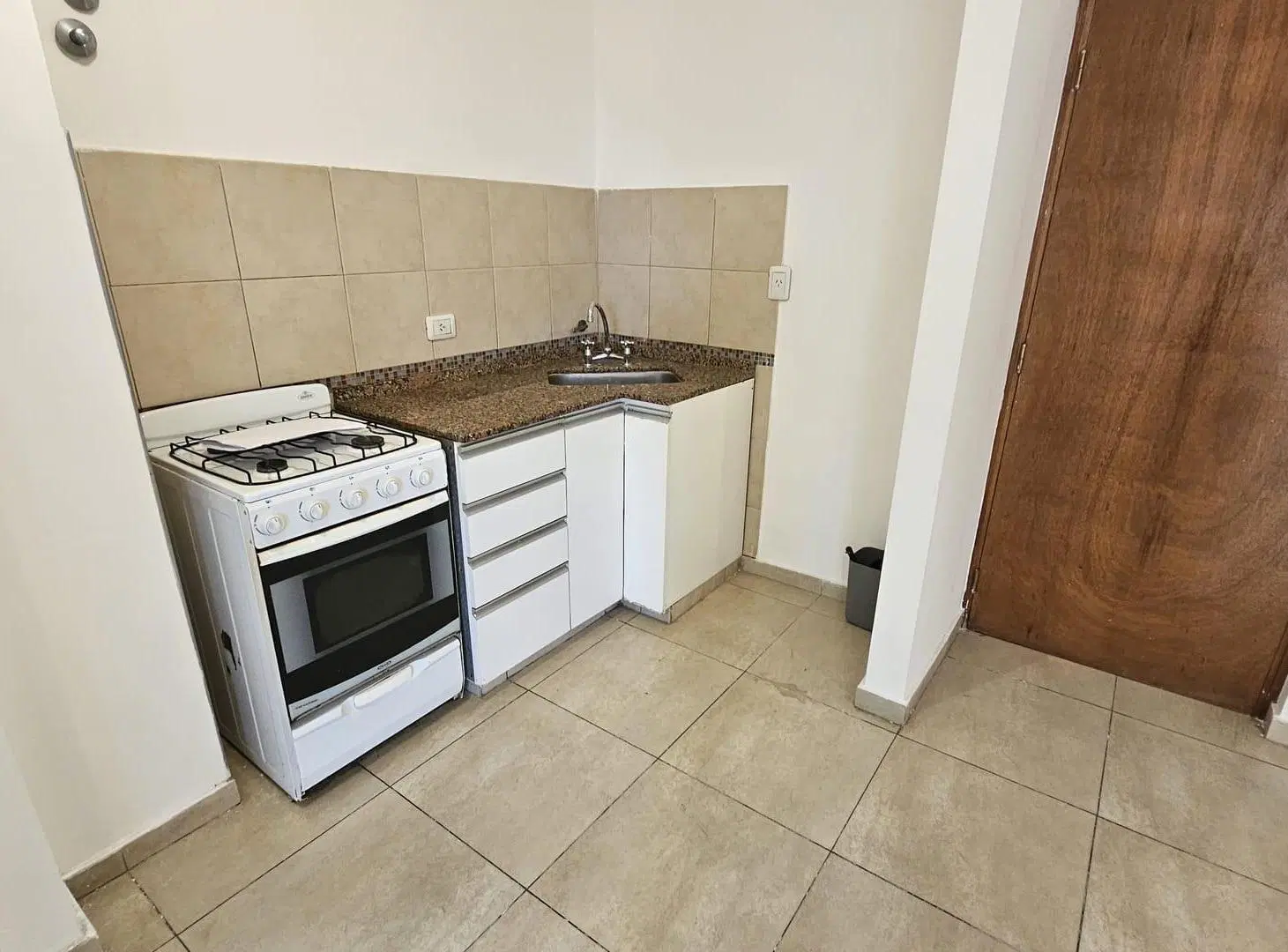 DEPARTAMENTO EN ALQUILER A METROS PLAZA RIVADAVIA 3