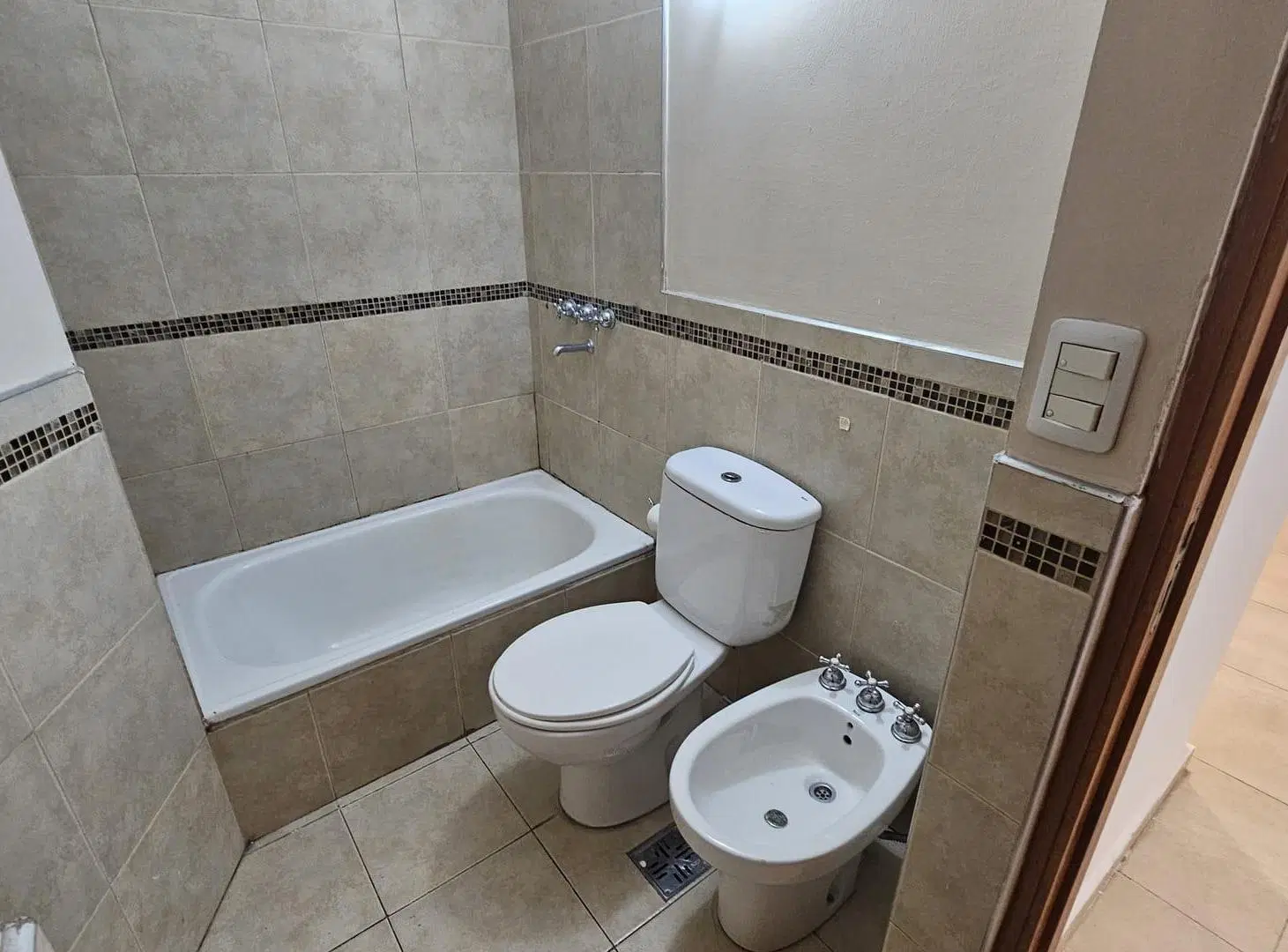 DEPARTAMENTO EN ALQUILER A METROS PLAZA RIVADAVIA 4