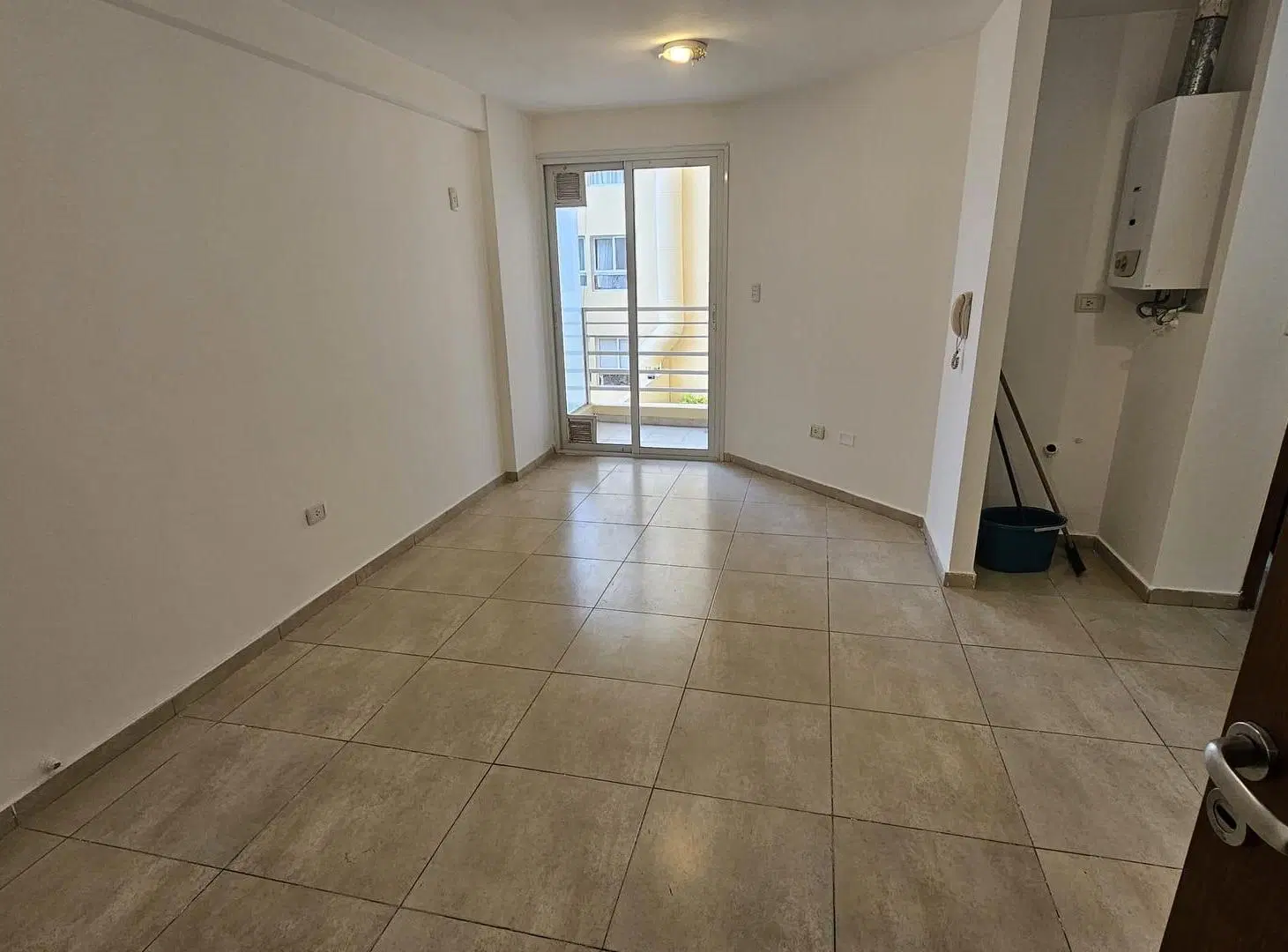 DEPARTAMENTO EN ALQUILER A METROS PLAZA RIVADAVIA 1