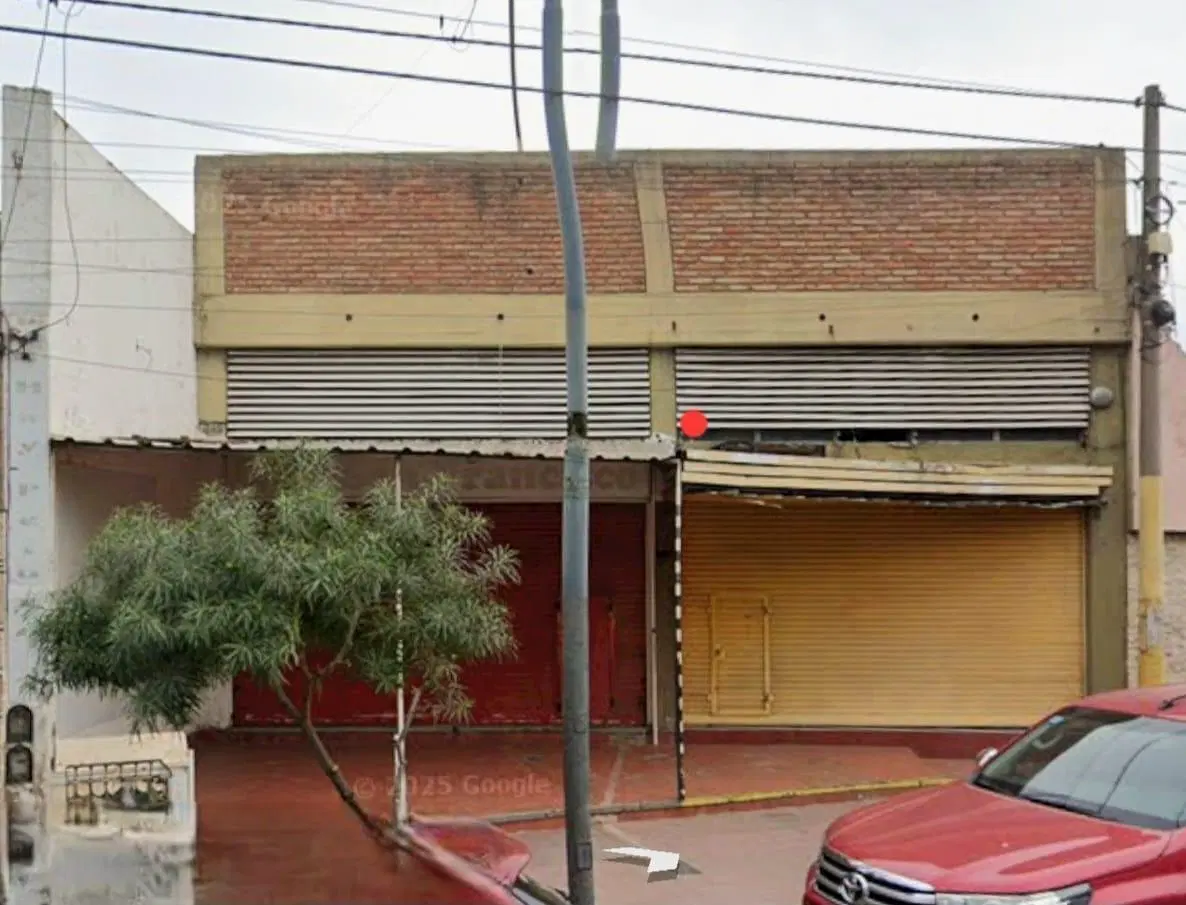 San Martin Local sobre Bv. Los granaderos 4