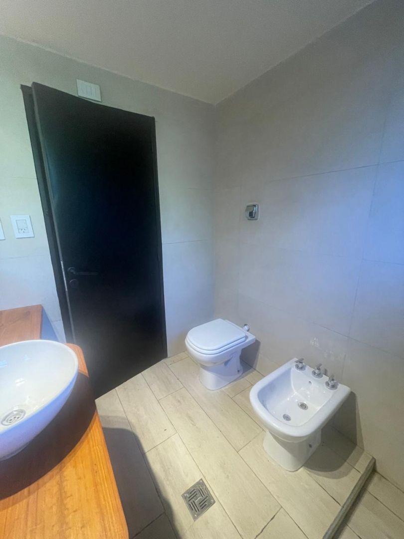 Foto de Casa Venta Villa generañ Belgrano B° Loreley 3 dormitorios 2 Baños Luz, imagen 3