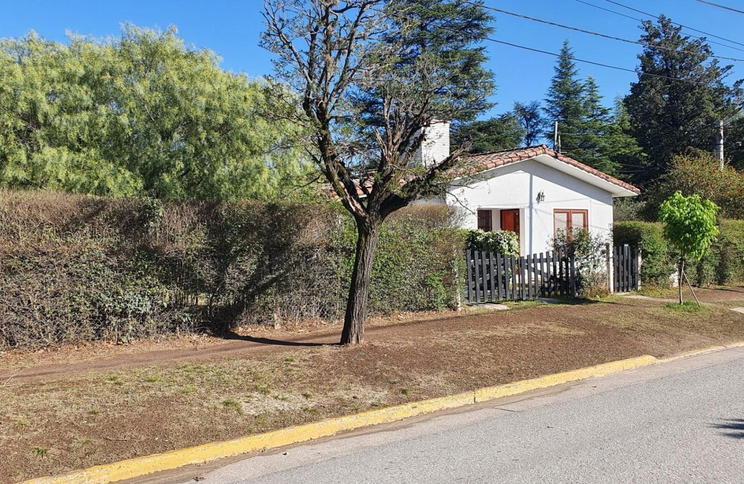 Foto de Casa Venta Villa General Belgrano a 150 metros Centro Esquina Comercial, imagen 1