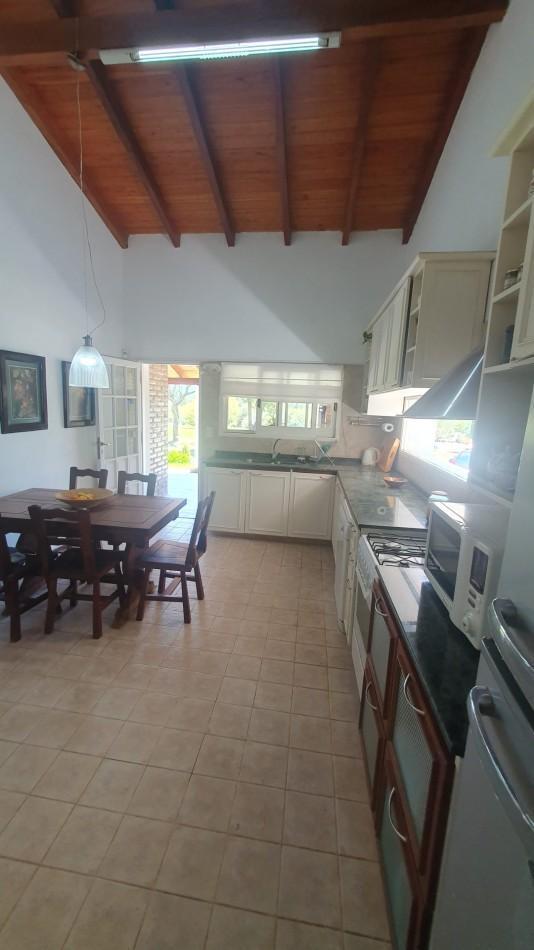 Foto de Casa en Venta con Gran Parque de 2 Hectareas Forestadas. Lugar Exclusivo, imagen 3