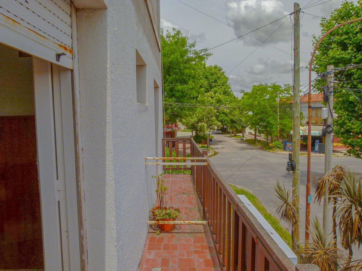 Venta Departamento Luminoso con Balcon Miramar 1