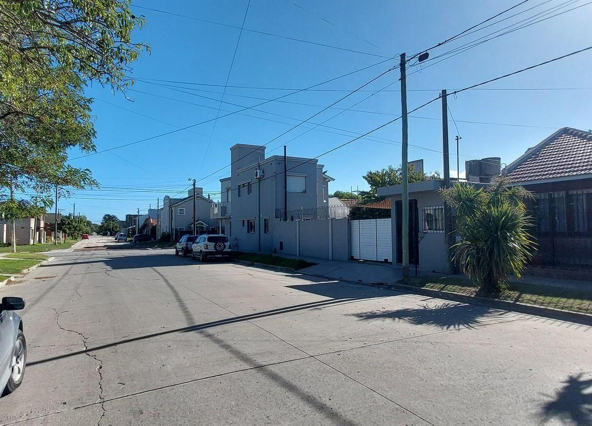 Casa + Departamento 5 Amb Necochea, Zona Parque 4