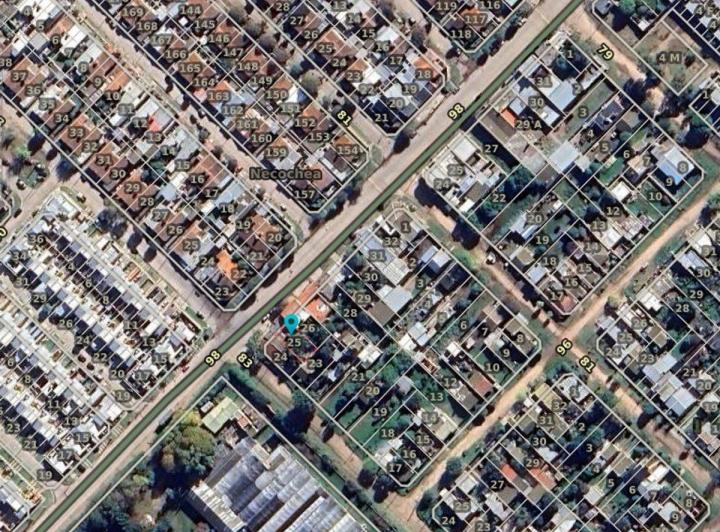 Venta Local con cochera sobre Av. 98 Necochea 2
