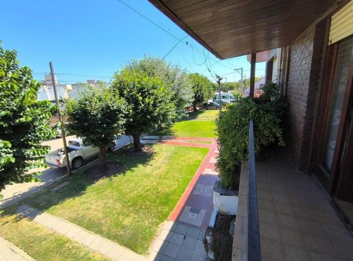 Venta en block Departamentos + Local Necochea 4