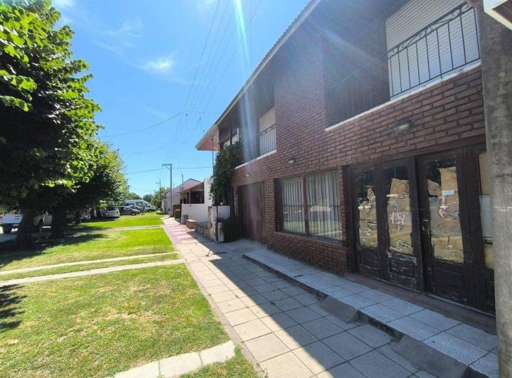 Venta en block Departamentos + Local Necochea 2