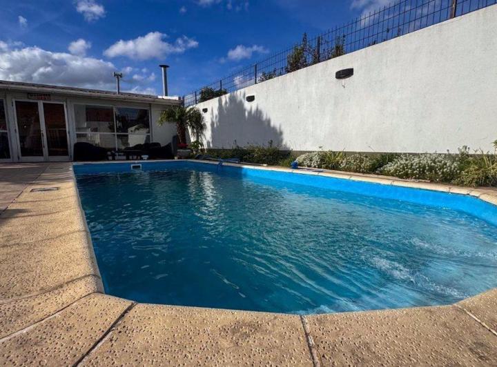 VENTA CASA RECICLADA CON PILETA CLIMATIZADA 5