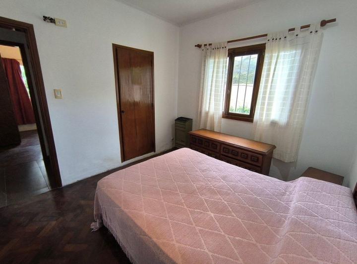 Venta Casa 3 ambientes c/pileta barrio Parque 4