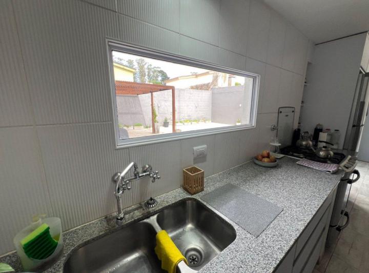 CASA 4 AMBIENTES CON PATIO SOBRE AV CONSTITUCION 4