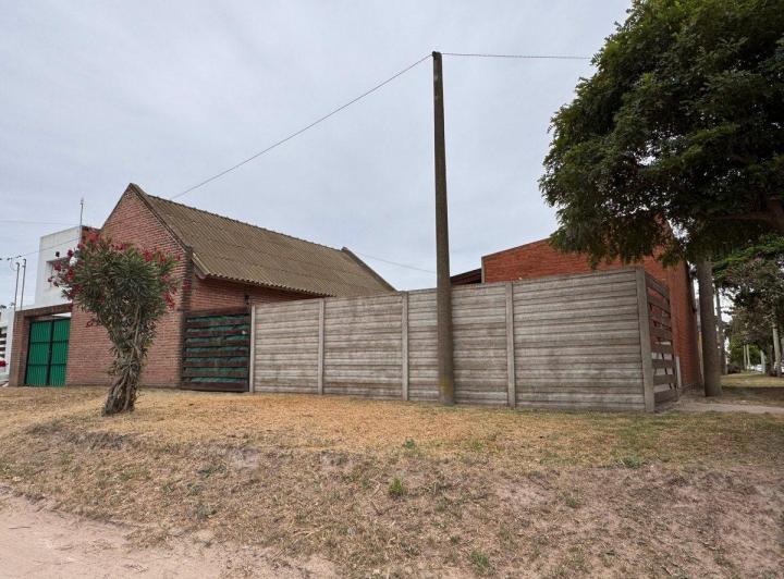 Venta Casa 3 ambientes + Depto 2 ambientes Quequén 4
