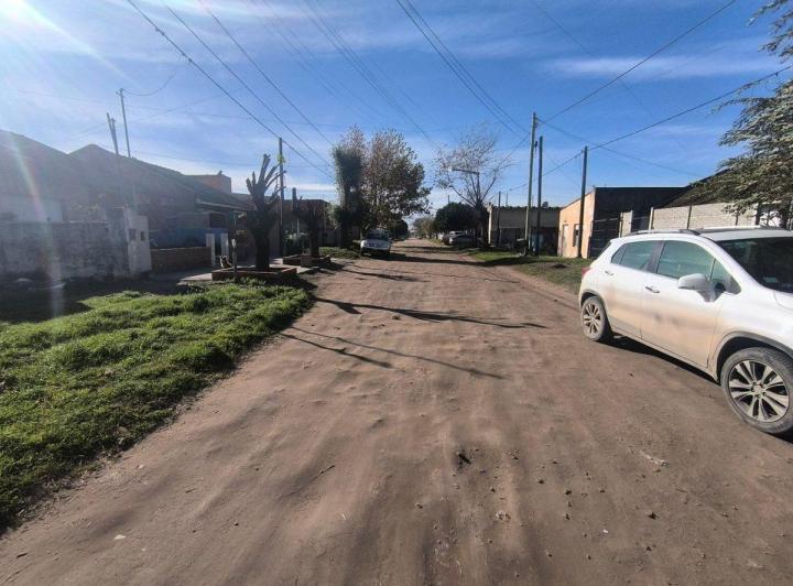 Venta casa a reciclar sobre lote 400 mts2 Necochea 1