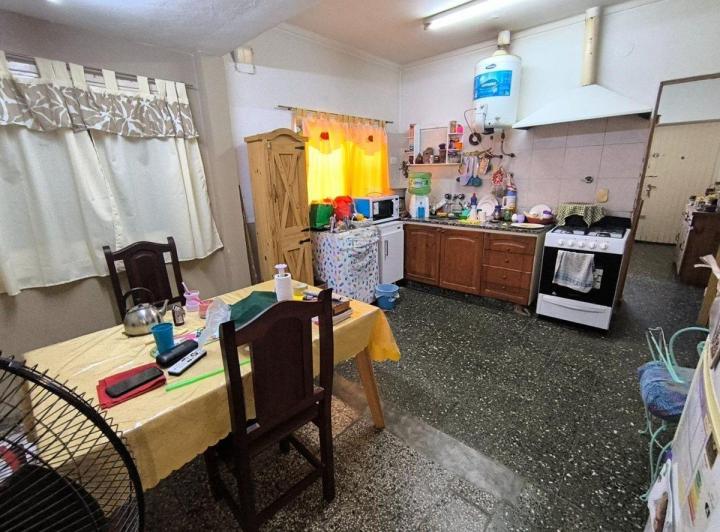 Venta Casa 4 ambientes + depto 1 ambiente Quequén 4