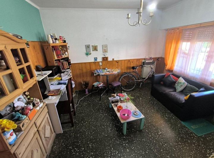 Venta Casa 4 ambientes + depto 1 ambiente Quequén 3