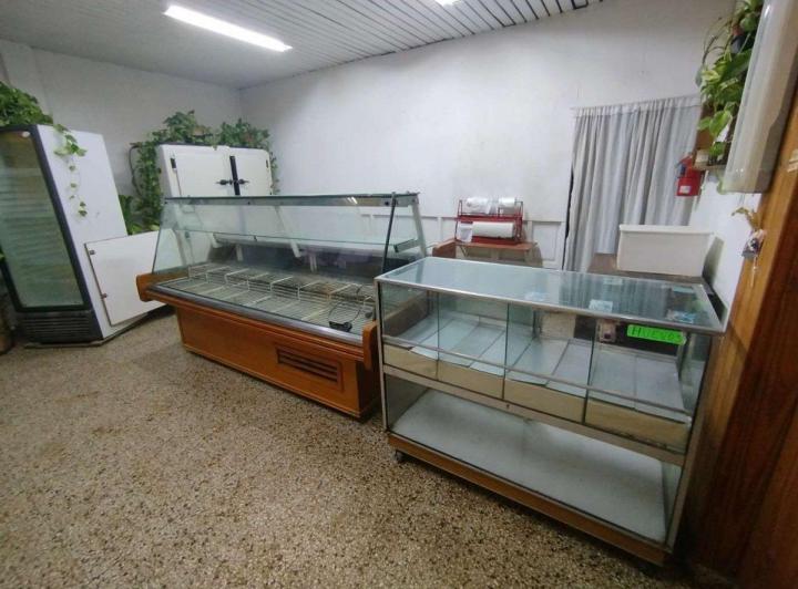 VENTA Casa y Local sobre Av. 98 2
