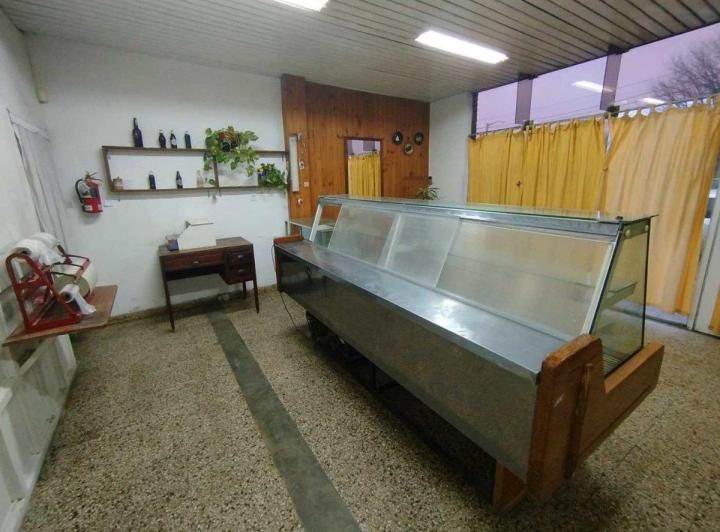 VENTA Casa y Local sobre Av. 98 1