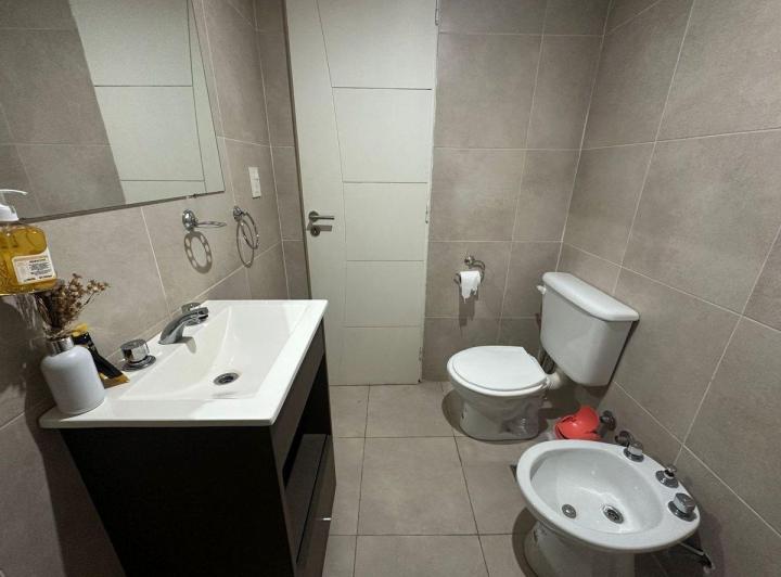 DEPARTAMENTO MONOAMBIENTE EXCELENTE ESTADO MIRAMAR 5