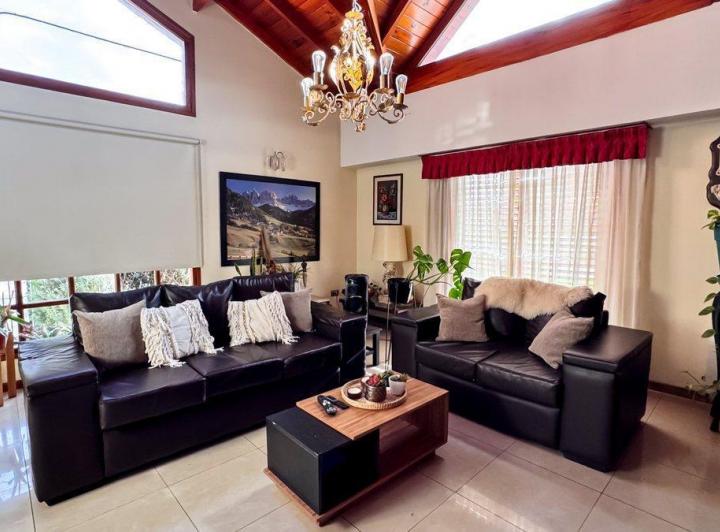 EXCELENTE CASA 4 AMBIENTES APTO CREDITO 3