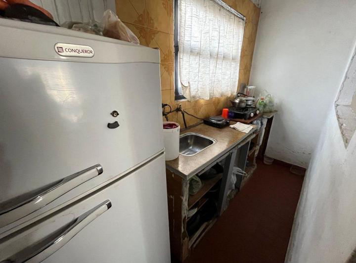 CASA 2 AMB EN VENTA CON COCHERA A RECICLAR 3
