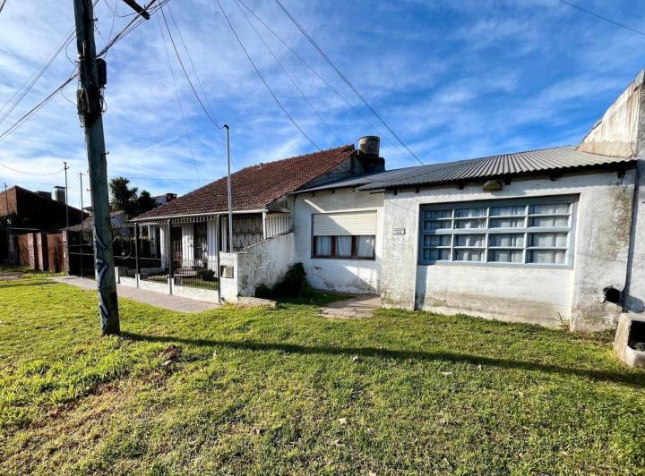 CASA 2 AMB EN VENTA CON COCHERA A RECICLAR 5