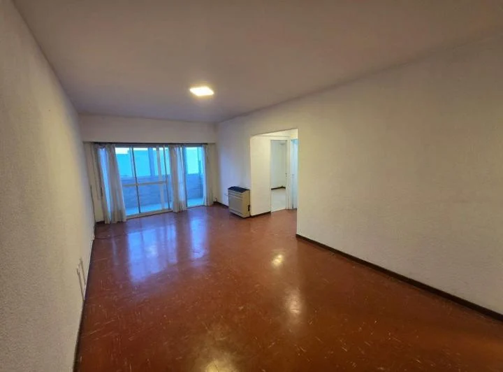 DEPARTAMENTO 3 AMBIENTES CON COCHERA Y BALCON 5