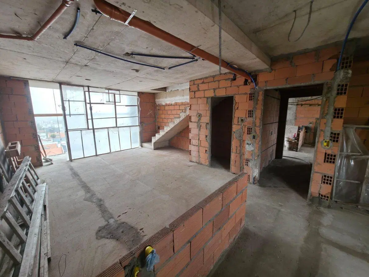Depto Duplex con COCHERA y BALCON en Parque Luro 4