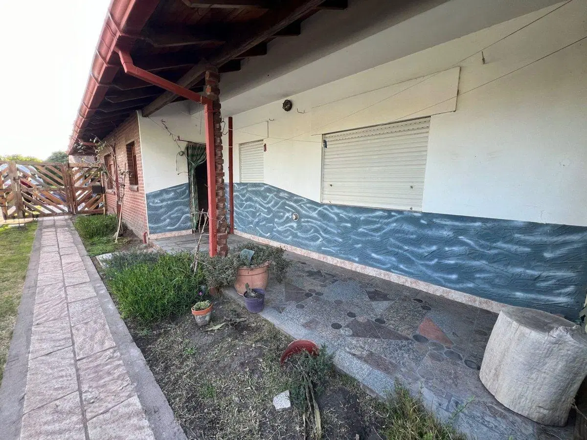 VENTA 2 CASAS EN BLOCK 2 CUADRAS D/ MAR SANTACLARA 2
