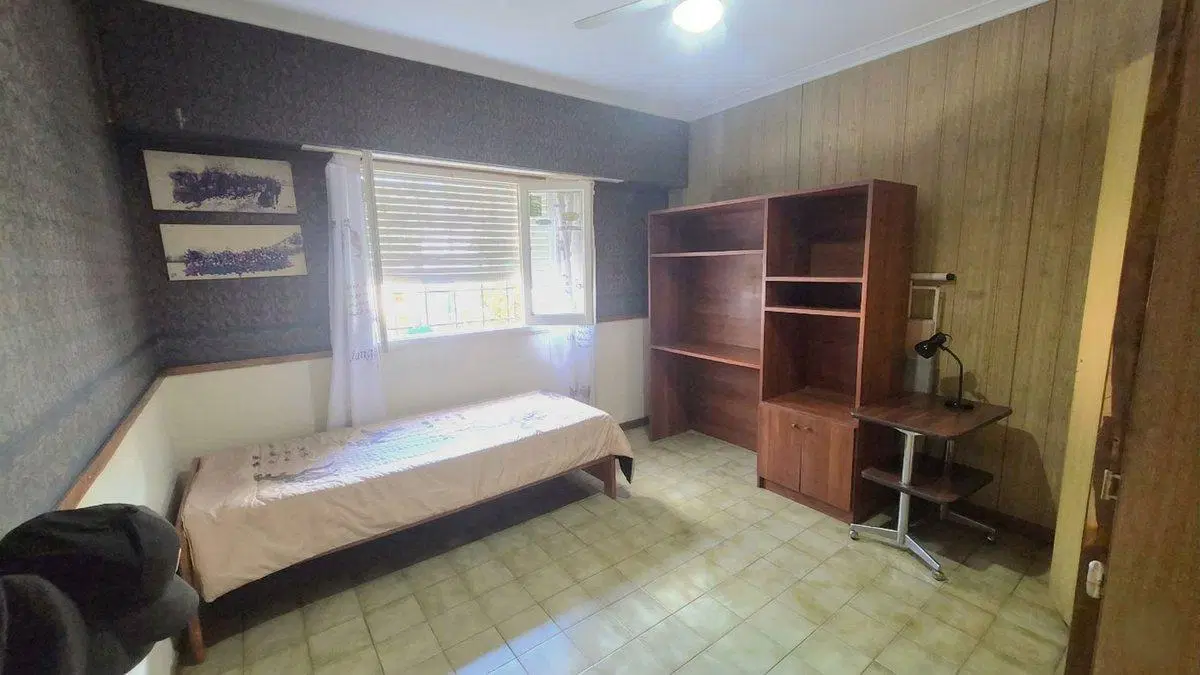 Chalet 5 Amb. con Quincho, Garage Doble y Jardín 3