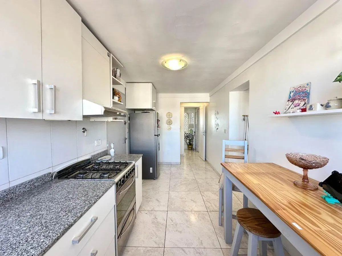 4 ambientes + dependencia y vista a mar c/cochera 5