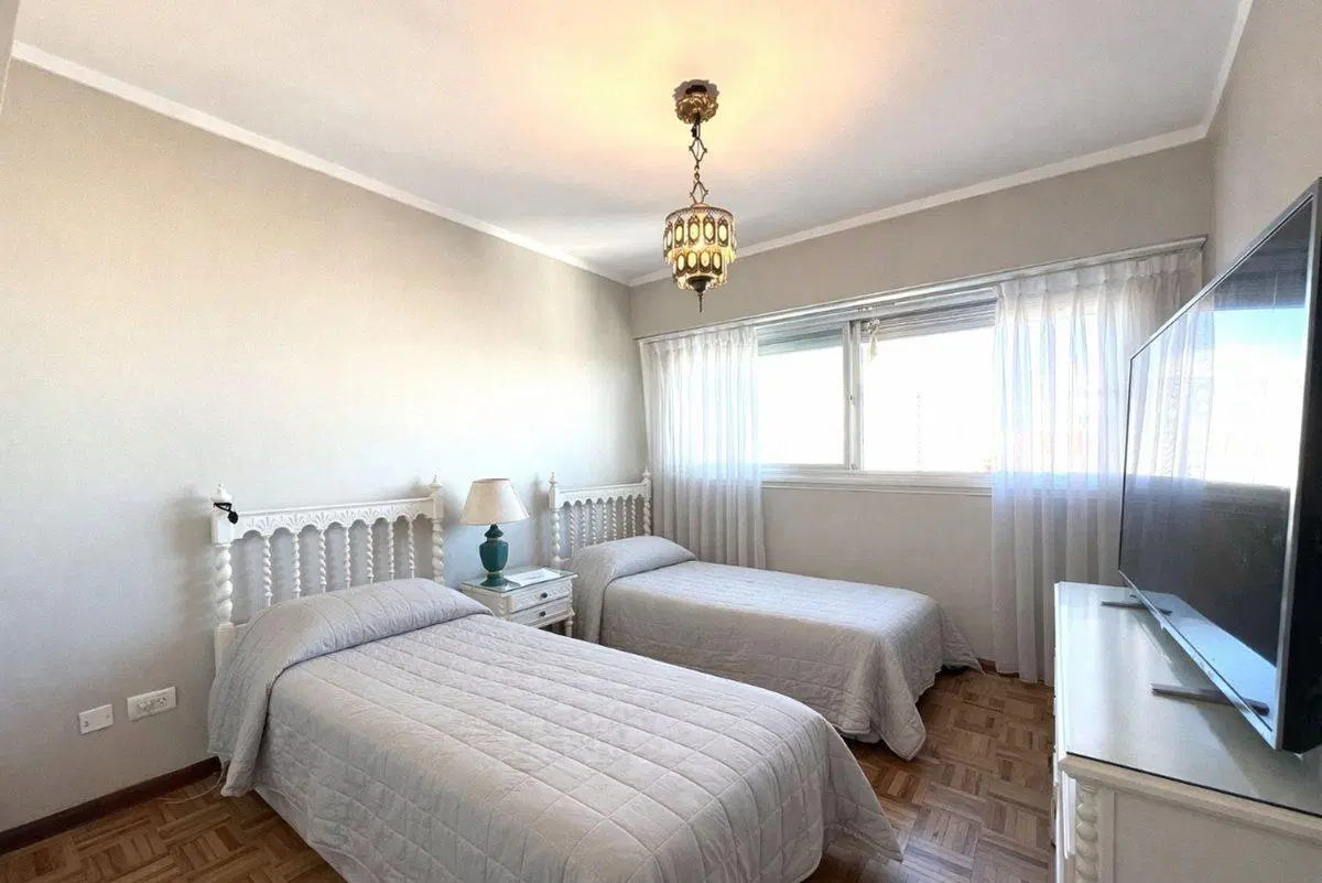 4 ambientes + dependencia y vista a mar c/cochera 3