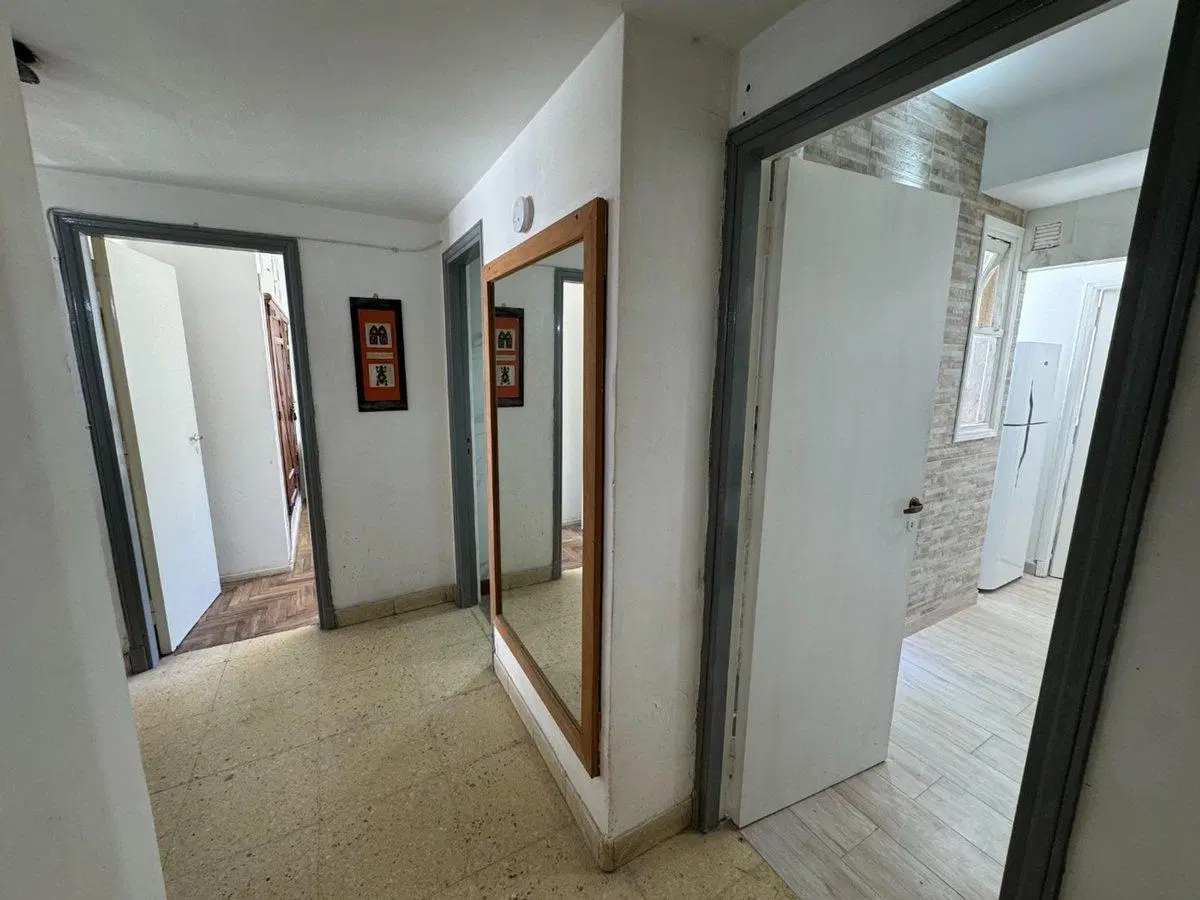 VENTA Dpto 2 amb + dpcia con BALCON y COCHERA 4