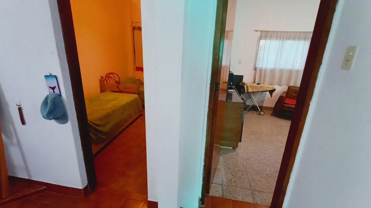 VENTA CASA 4 AMBIENTES  4 cuadras del Mar Permuta 3