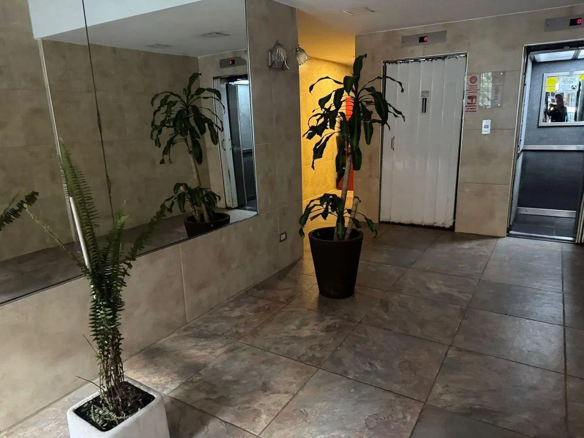 VENTA 2 AMBIENTES CON DEPENDENCIA BALCON AL FRENTE 4