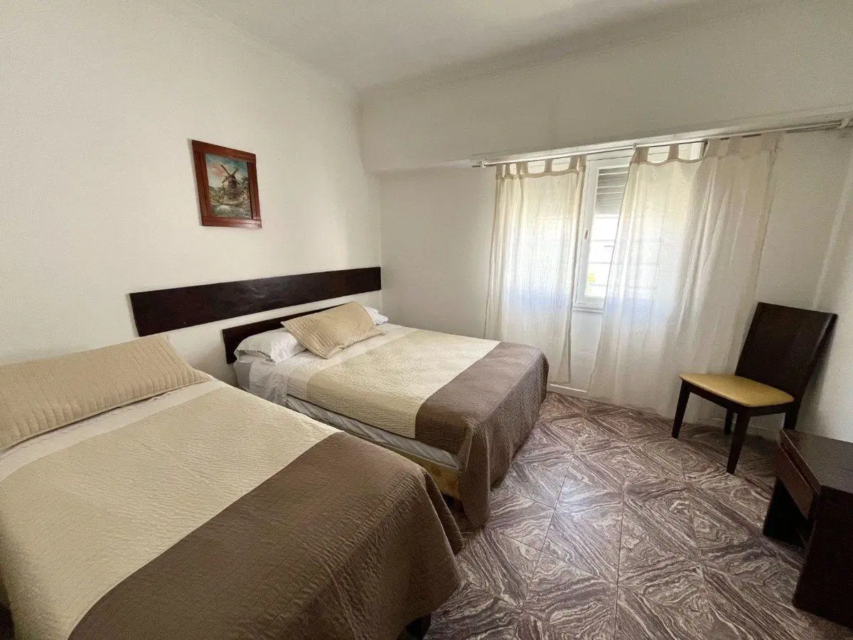HOTEL EN MIRAMAR CON POTENCIAL COMERCIAL 2