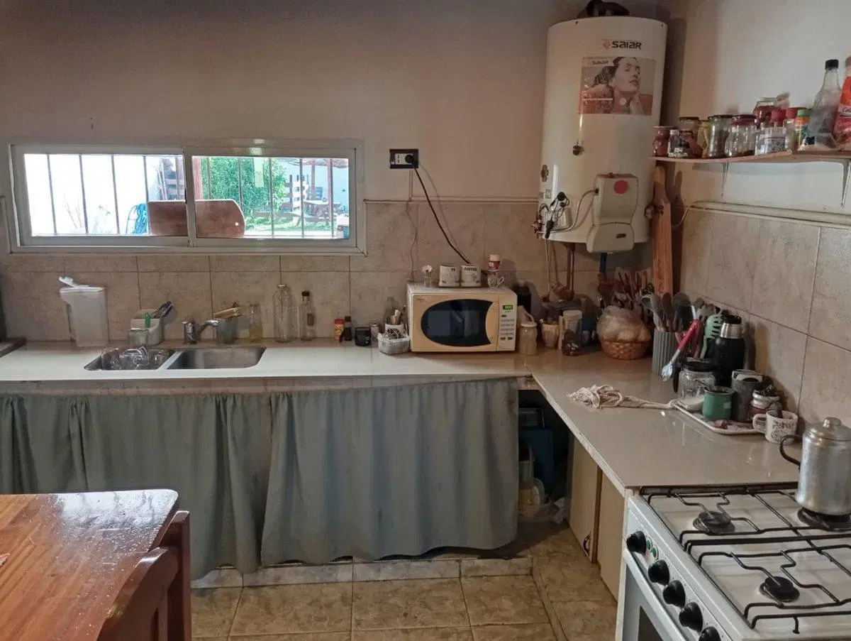 CASA EN VENTA 4 AMBIENTES CON GARAGE EN BALCARCE 3