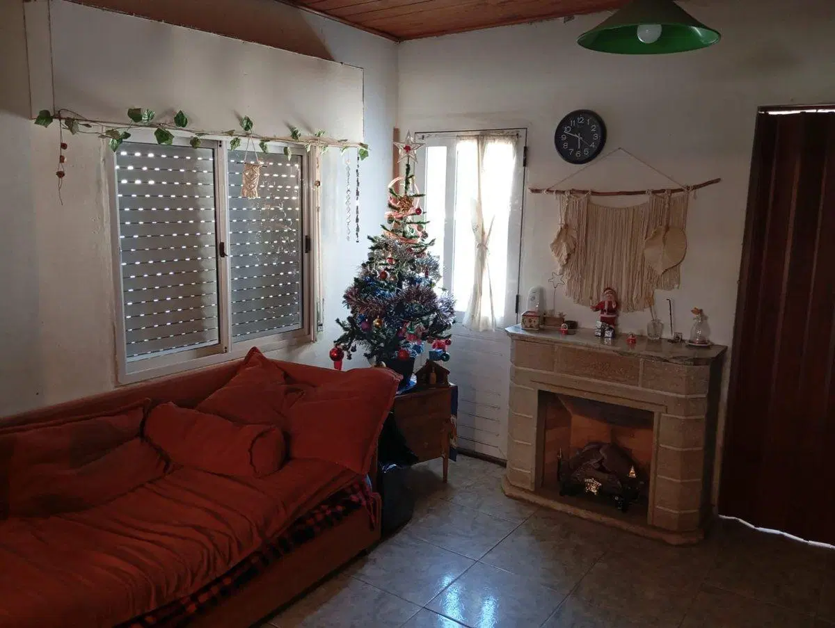 CASA EN VENTA 4 AMBIENTES CON GARAGE EN BALCARCE 5