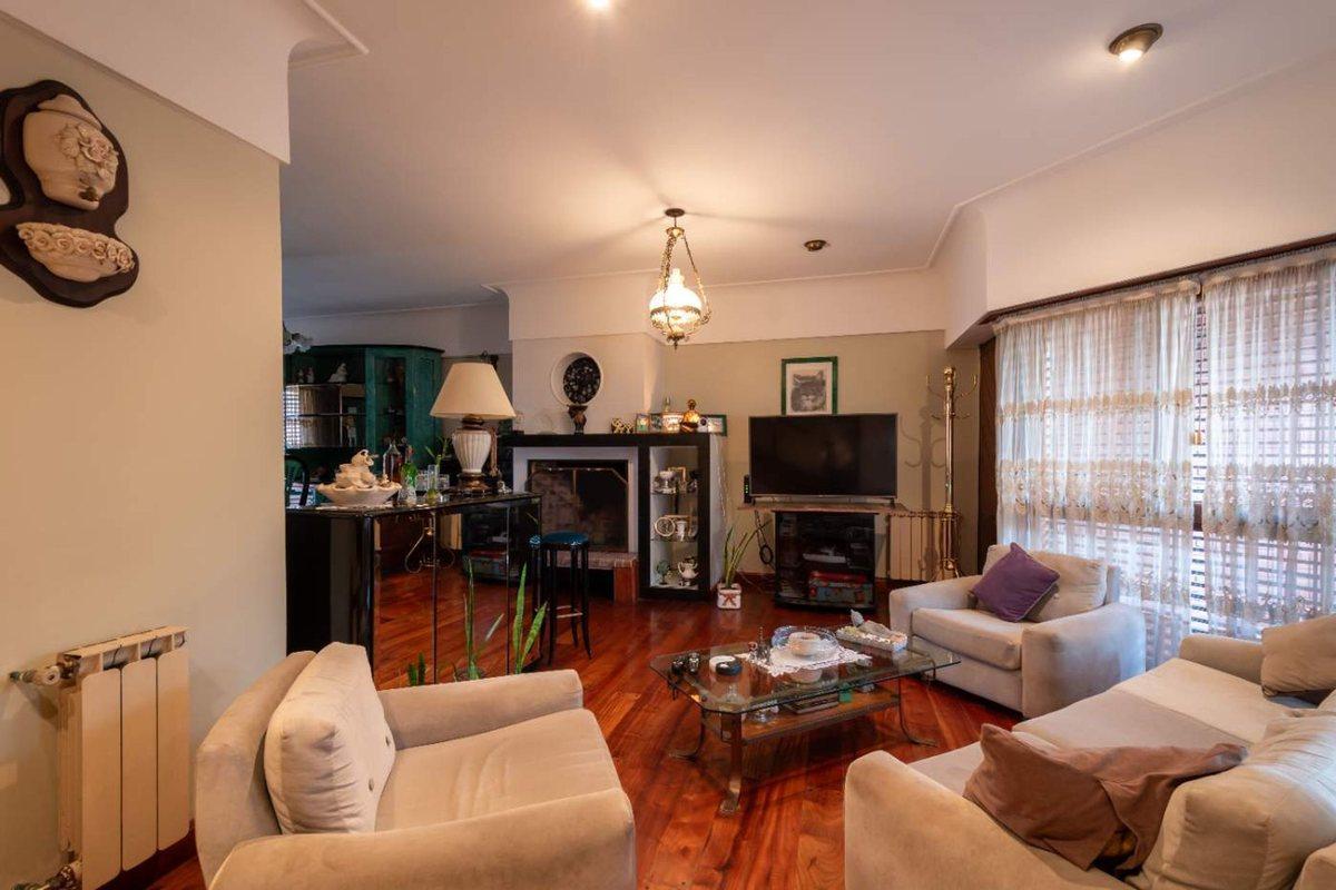 Casa 5 ambientes con patio y quincho Parque Luro