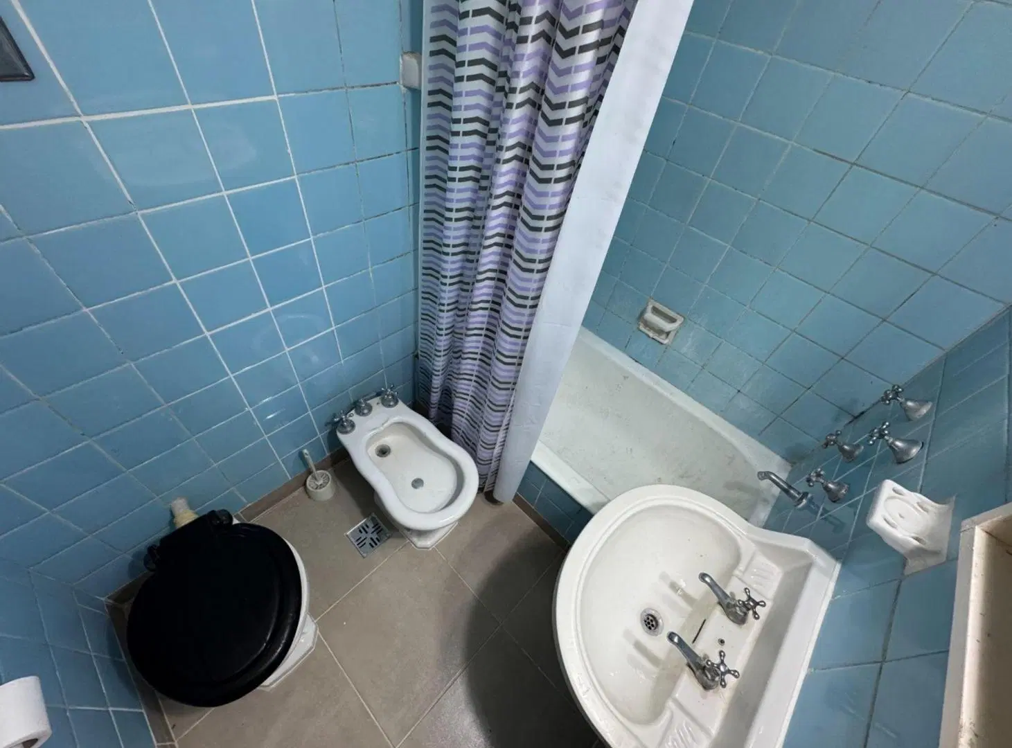 VENTA Monoambiente frente con balcon Plaza Colon 5