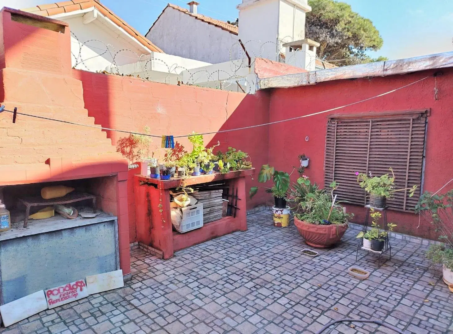 Venta casa 3 ambientes con patio y cochera Faro 3